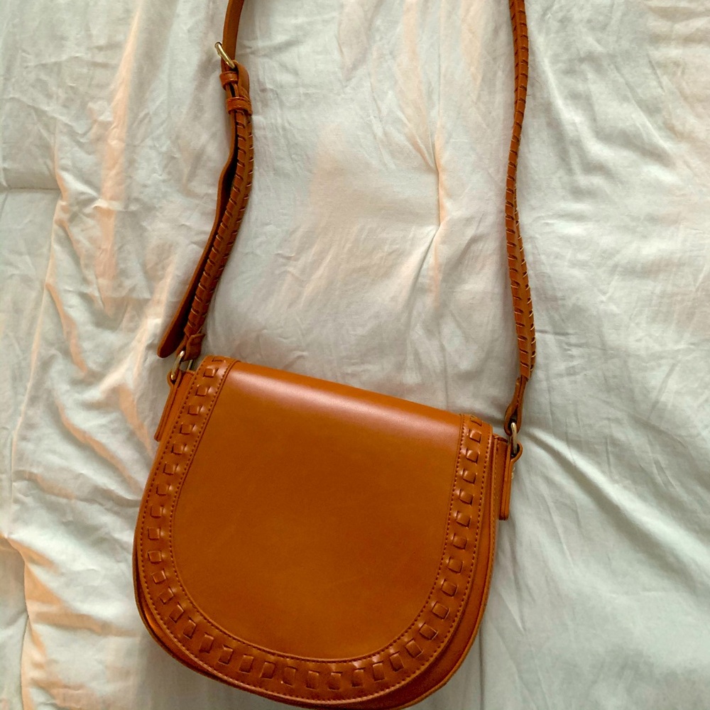 Sole So with Crossbody Bag
